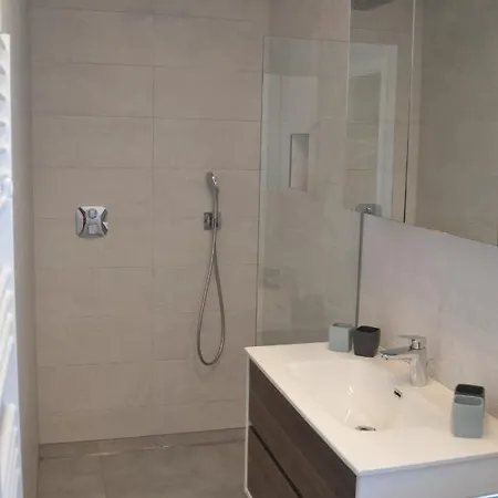 Uggowitzer * ドロボラッハ・アム・ファーカーゼー